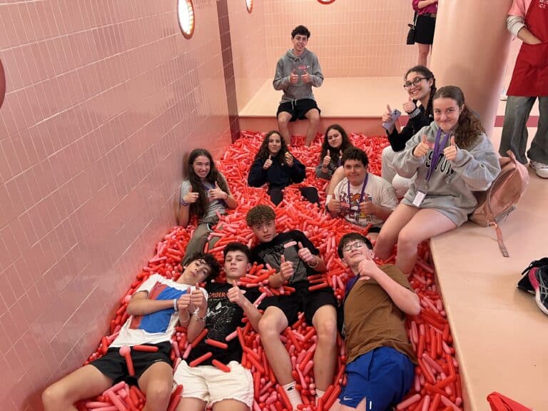 Grade 9 New York Trip – Day 2: Museums, Jewish Food & a Broadway Show