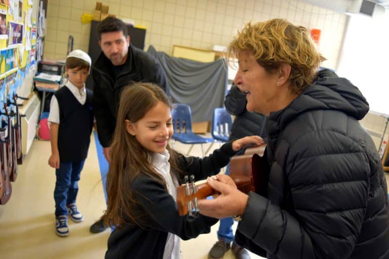 Generations Come Together for CJA’s Grandparents & Grandpals Day