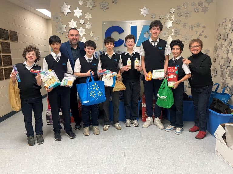 Student Council Partners with Na’amat Canada for Heartfelt Tzedakah Initiative